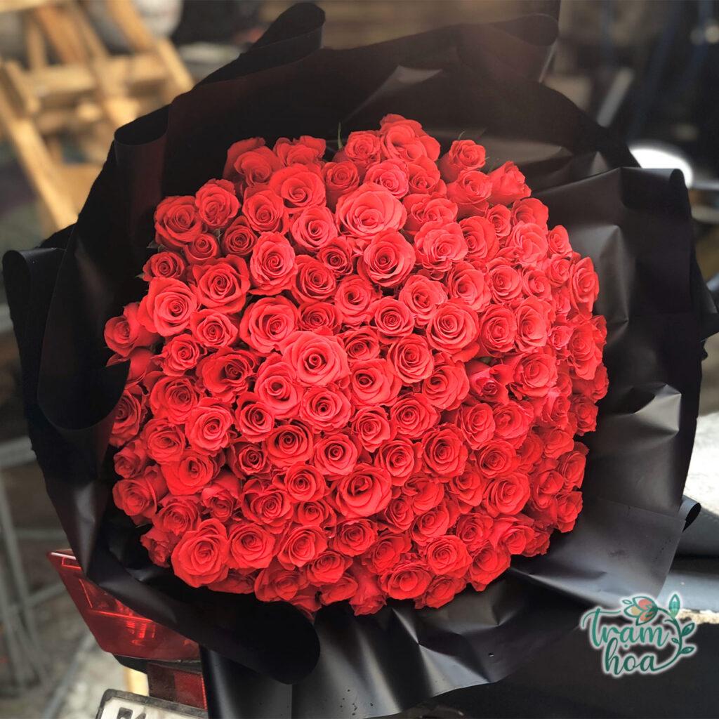 Bó hoa hồng Valentine 100 bông hồng đỏ
