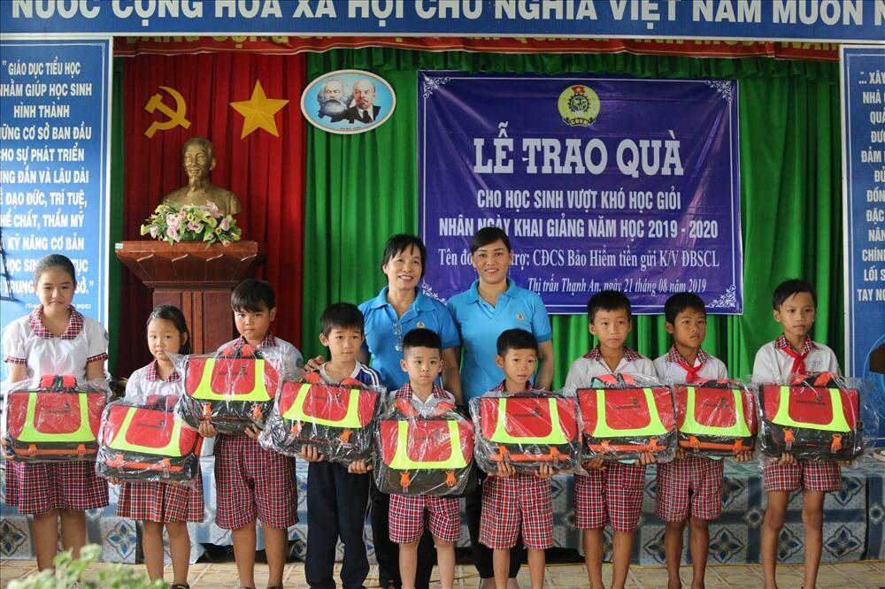 50+ Mẫu Quà Tặng Học Sinh Ý Nghĩa