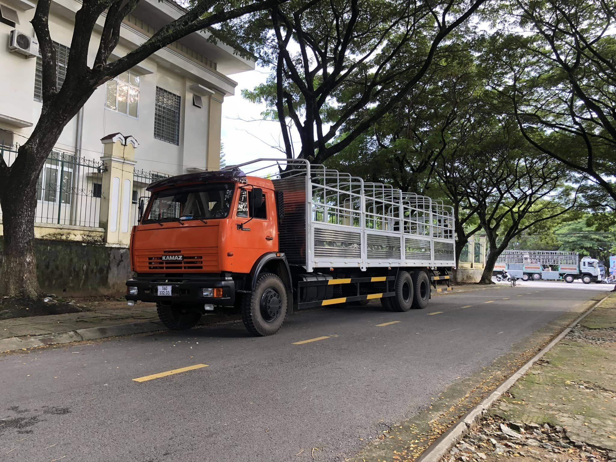 XE TẢI THÙNG KAMAZ 53229 (6x4) - 9m3