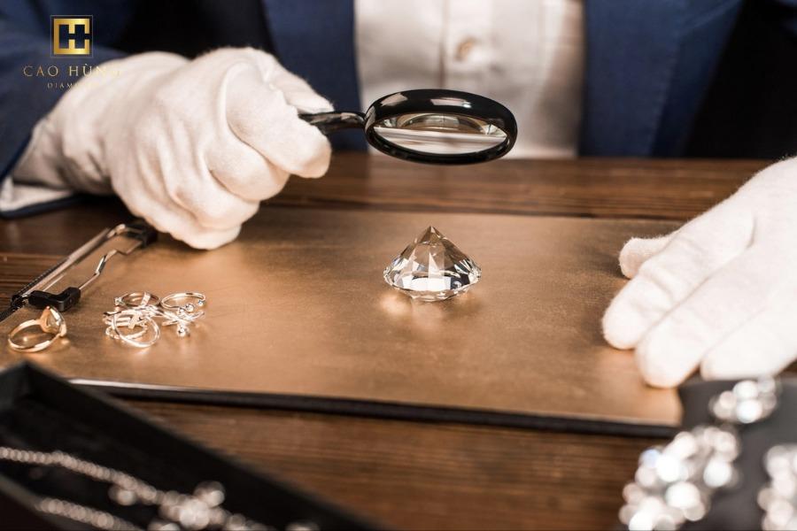 Kiểm định kim cương mất bao lâu? Phí bao nhiêu?