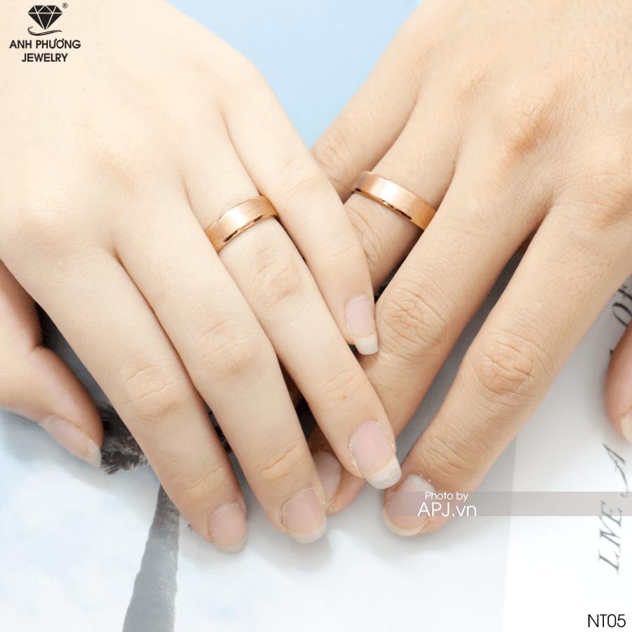 Top 3 mẫu nhẫn cưới trơn bản to tại APJ