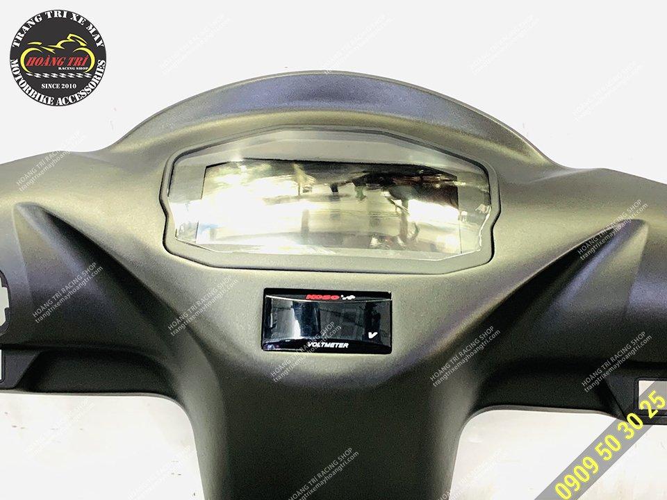 Đồng hồ Ducati thường độ cùng đồng hồ đo volt bình Koso (giá chưa bao gồm đồng hồ Koso)