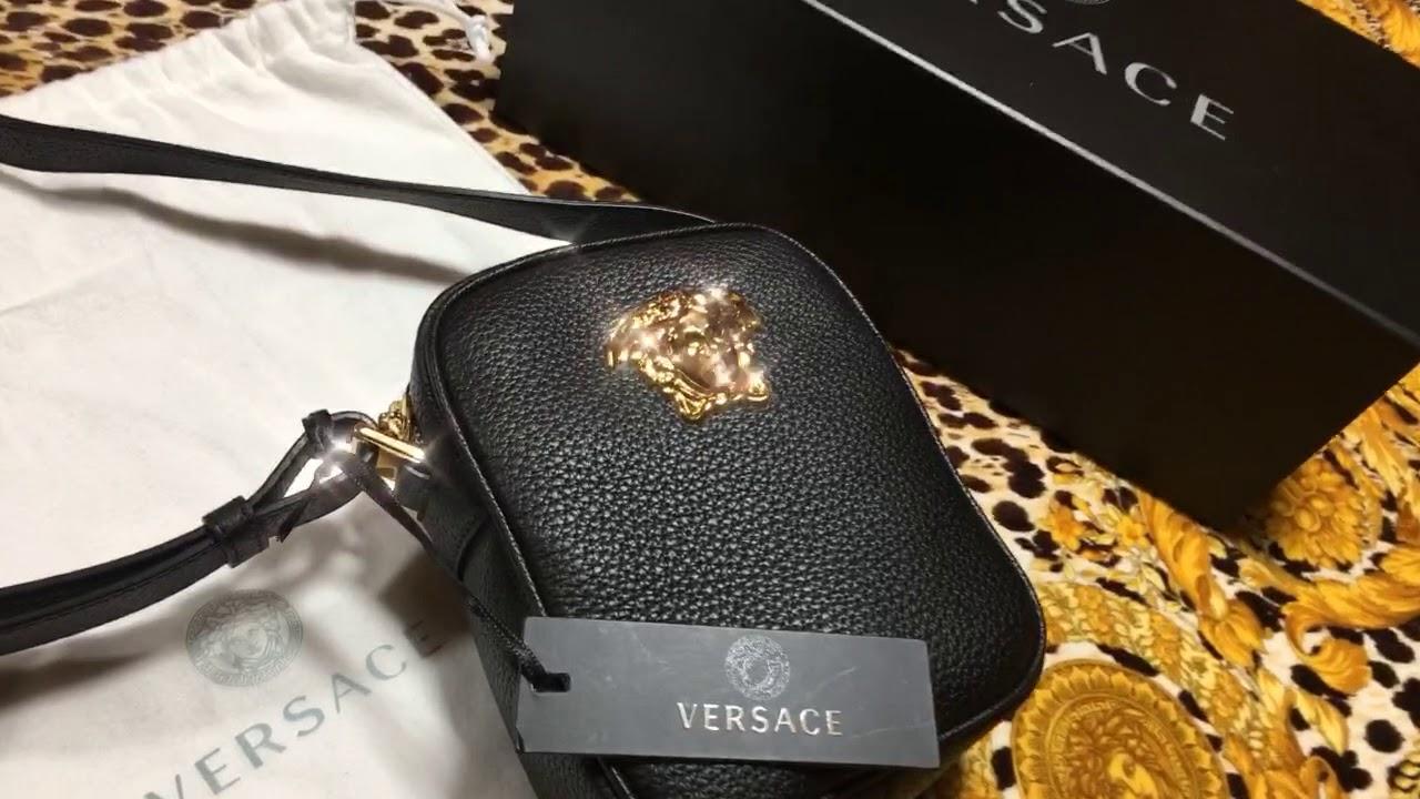 Túi đeo chéo Versace